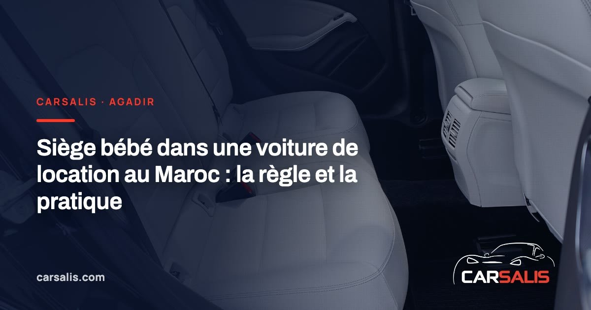 Banquette arrière d'une voiture avec ses ceintures de sécurité et leurs boucles
