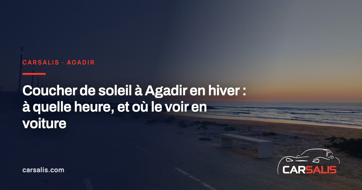 Coucher de soleil sur la baie d'Agadir vu depuis une colline, avec le port et l'océan