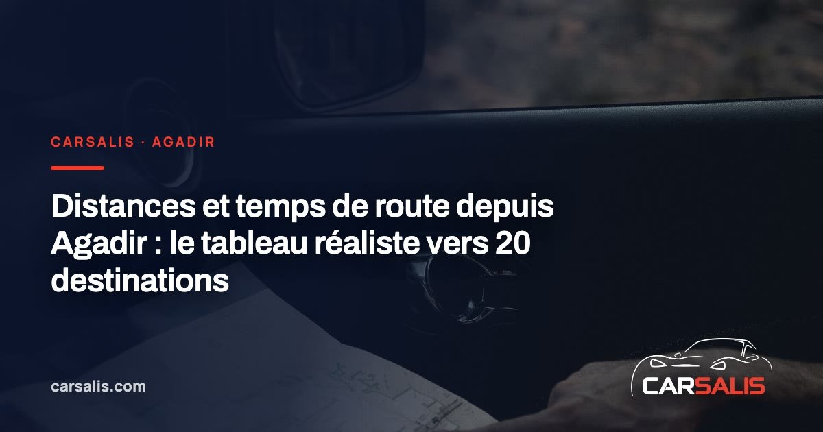 Carte routière du Maroc dépliée sur le siège d'une voiture